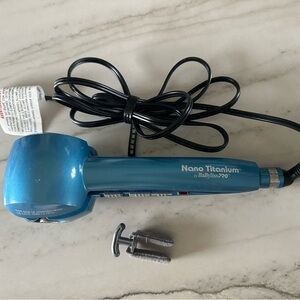 Nano Titanium Curler by BaByliss Pro. Used only a couple times